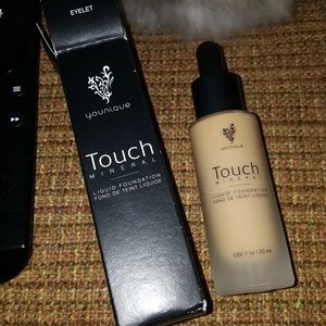 NIB Touch Mineral  Liquid Foundation, Eyelet